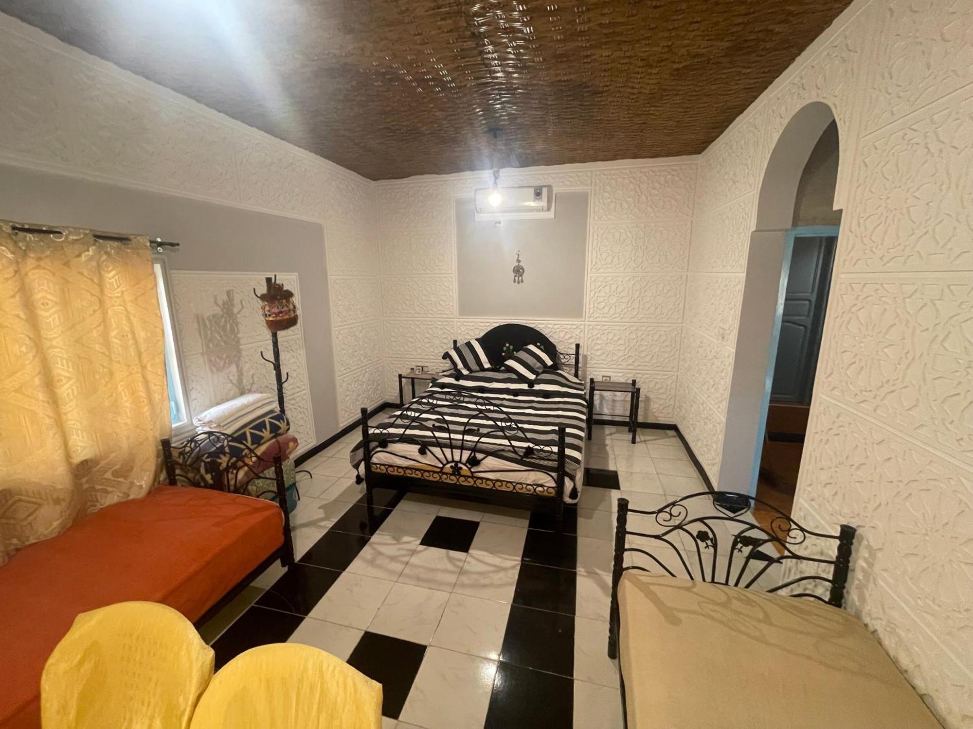 La Maison Traditionnelle Hotel Et Guesthouse Тафраут Екстериор снимка