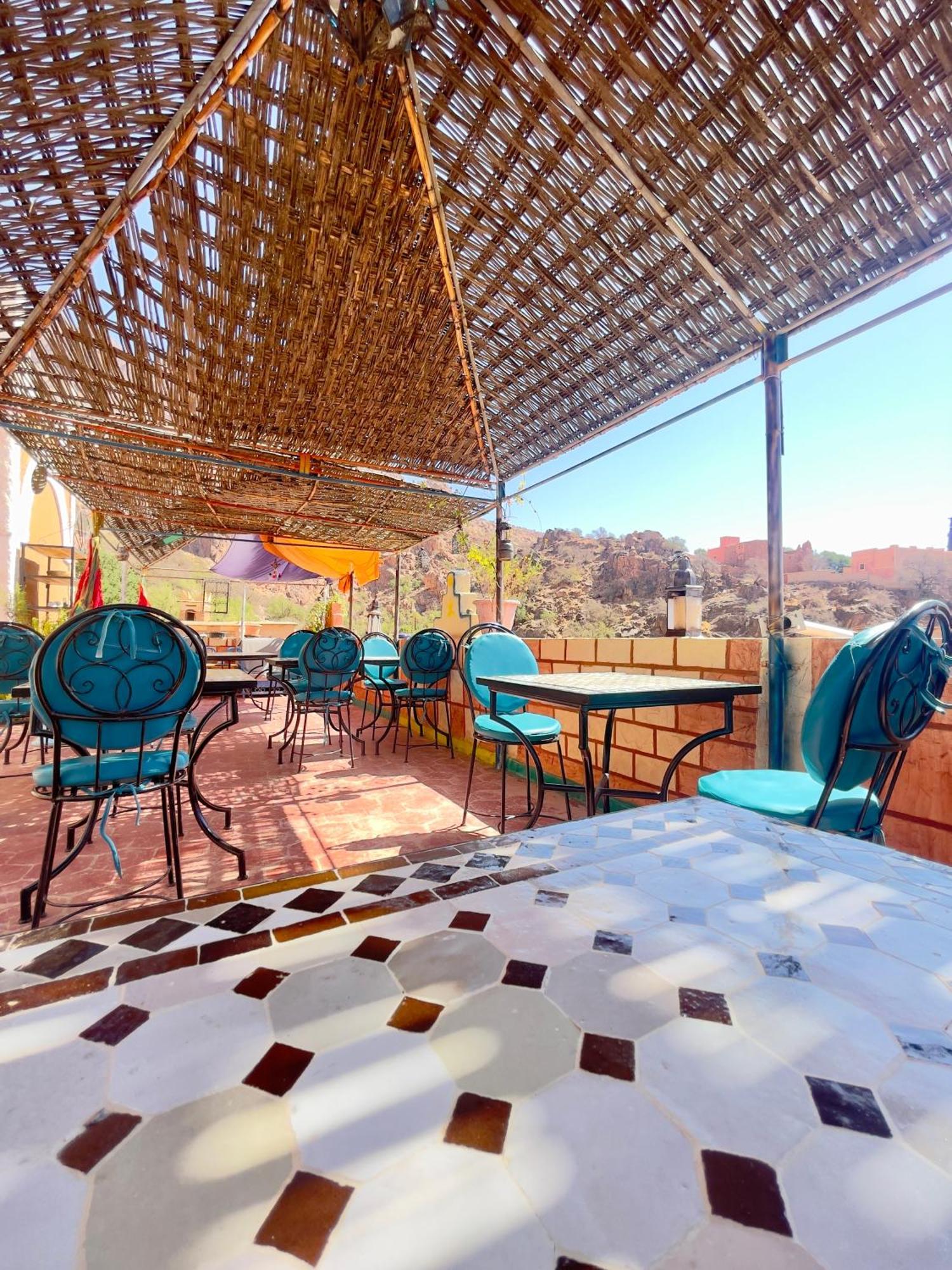 La Maison Traditionnelle Hotel Et Guesthouse Тафраут Екстериор снимка