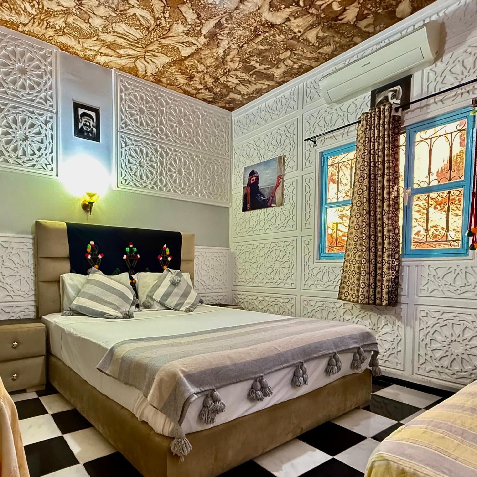 La Maison Traditionnelle Hotel Et Guesthouse Тафраут Екстериор снимка